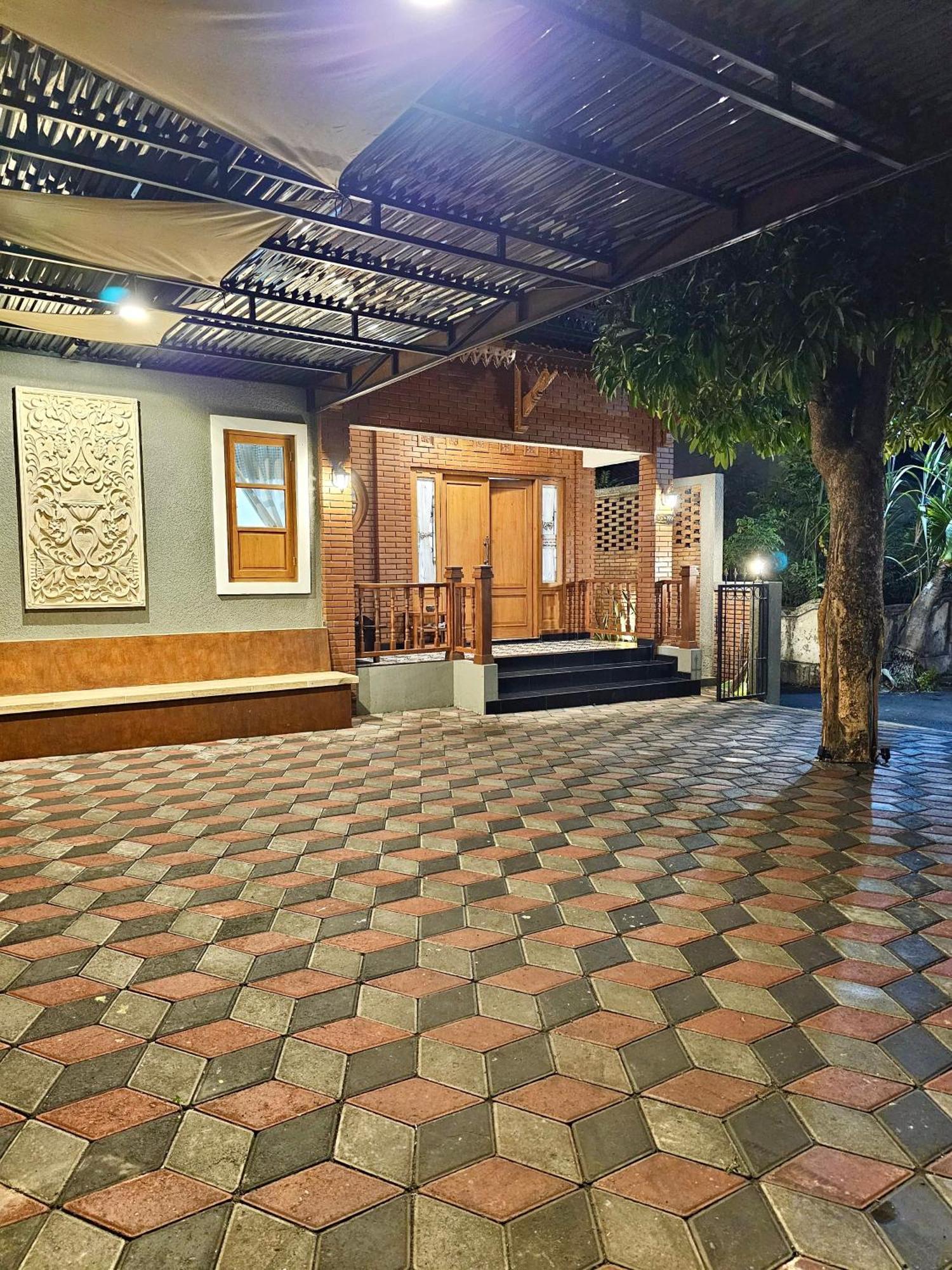 Omah Tabon Jogja - Close To Malioboro Γιογκιακάρτα Εξωτερικό φωτογραφία